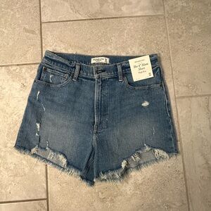 Abercrombie & Fitch The 4” Mom Short High Rise
